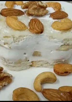 A picture of Bread🍞 Banana🍌 cream cheese dessert.
