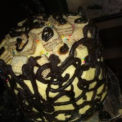 A picture of Chocolate cage cake.