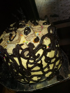 A picture of Chocolate cage cake.