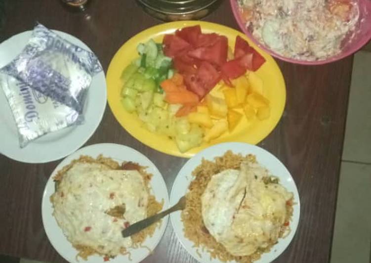 Recipe of Speedy Noodles/ Fried eggs and fruit salad