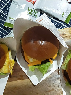 和牛漢堡排起士蛋堡 的食譜成品照片