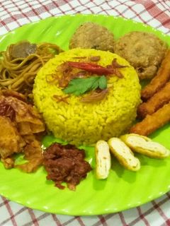 Foto resep Nasi kuning magicom