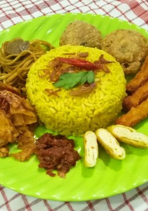 Foto resep Nasi kuning magicom