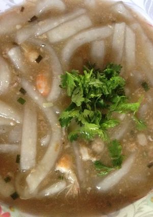 Hình của món Bánh canh tép với thịt bầm.