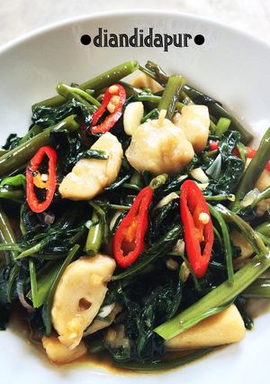 Foto resep Tumis Kangkung Bakso