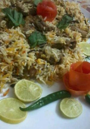 A picture of Hydrabadi kachay gosht ki biryani.