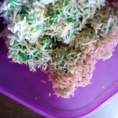 A picture of Klepon (glutinous rice balls with palm sugar filling).