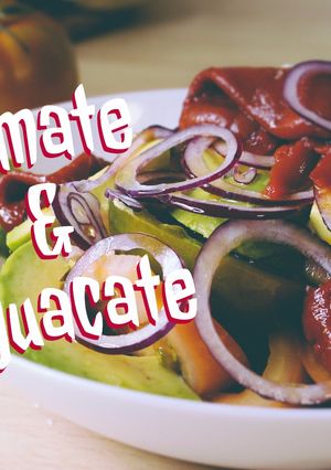 Una foto de Tomate con Aguacate | la mejor ensalada del mundo
