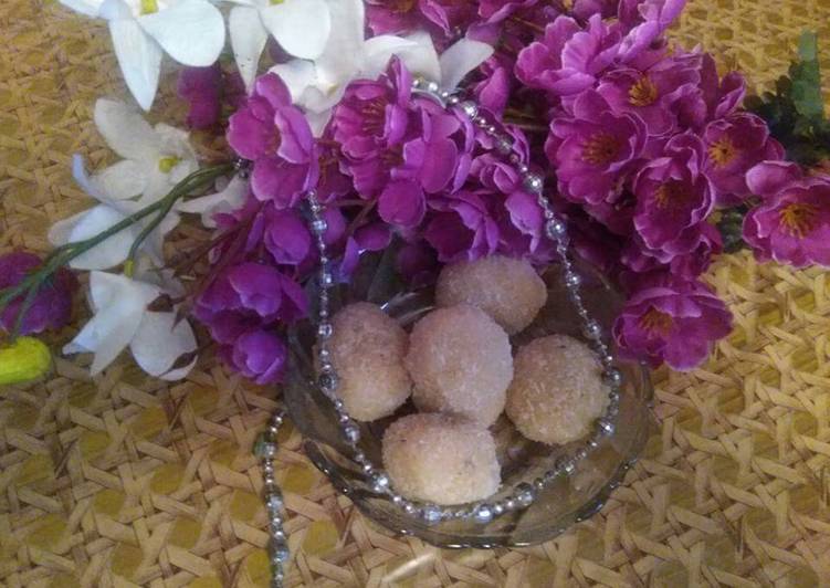 Coconut Ladoo.