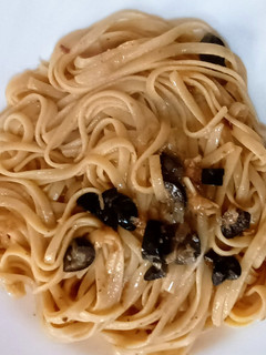 Una foto de Tallarines con salsa de anchoas