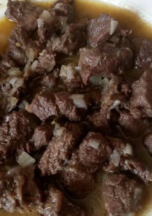 صورة لوصفة غدانا اليوم كان لحمه مضغوطه بالبصل مع فته بالطحينيه ومقبلات