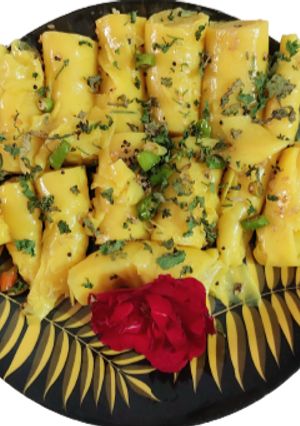 કૂકર ખાંડવી (Cooker Khandvi Recipe In Gujarati) રેસીપી મુખ્ય ફોટો