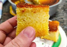 Bolo de fubá cremoso