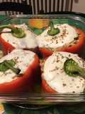 Poivrons rouges farcis au chapon, mozzarella di buffala et origan