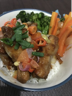 Foto resep Nasi express ayam manis sambal matah dan sauted vegie