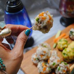 A picture of Rice balls.