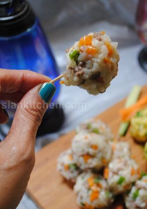 A picture of Rice balls.