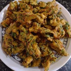 A picture of Spinach pakoda.