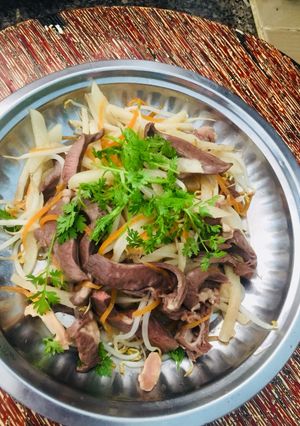 Hình của món Củ sắn xào tim heo.