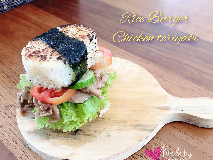 Cara Gampang Menyiapkan Rice Burger chicken Teriyaki Anti Gagal