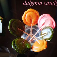 A picture of Dalgona candy.