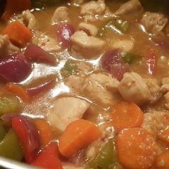 A picture of Black pepper chicken Curry with rice 😍.