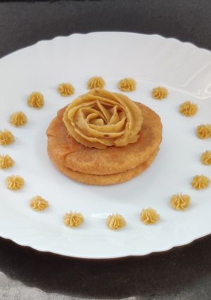 ખજૂર- અંજીર ની પુરણપોળી (Khajur-Anjir Puranpoli Recipe In Gujarati) રેસીપી મુખ્ય ફોટો