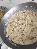 Risoto de gorgonzola com pera e pistache