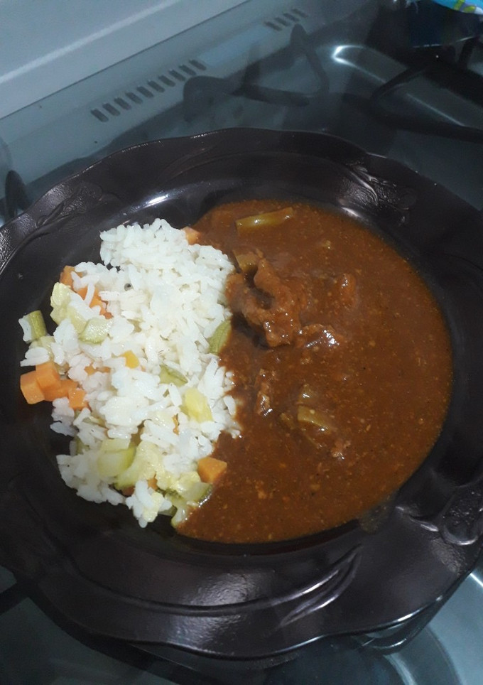 Una foto de Bistec al chile Pasilla con nopales
