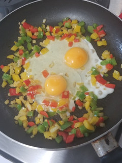 Una foto de Huevo revuelto con pimientos