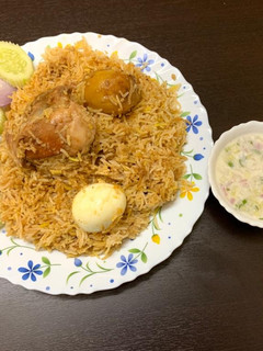 কলকাতা স্টাইলের চিকেন বিরিয়ানী (kolkata style chicken biriyani recipe in bengali) রেসিপির প্রধান ছবি