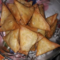 A picture of Samoosas.