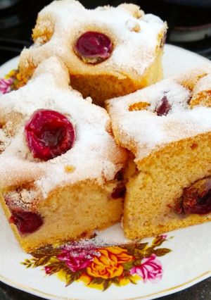 Meggyes piskóta recept fotója