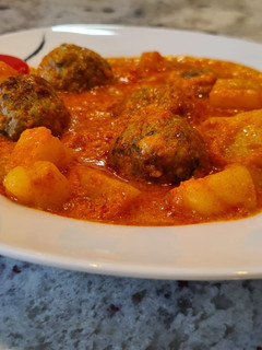 Una foto de Albóndigas en salsa de pimientos del piquillo