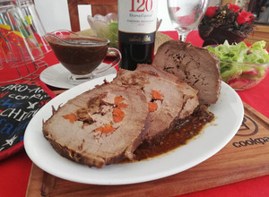 Una foto de Carne mechada a la chilena