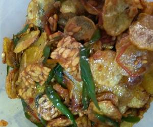 Gampangnya Menyajikan Sambal keripik kentang tempe cabe ijo Enak Bergizi Gampangnya Menyajikan Sambal keripik kentang tempe cabe ijo Enak Bergizi