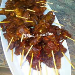A picture of Peppered meat.
