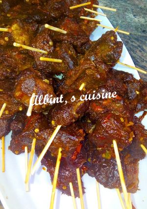 A picture of Peppered meat.