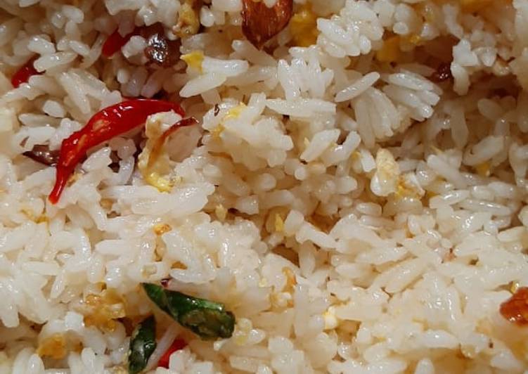 Cara Gampang Menyiapkan Nasi goreng kampung Anti Gagal