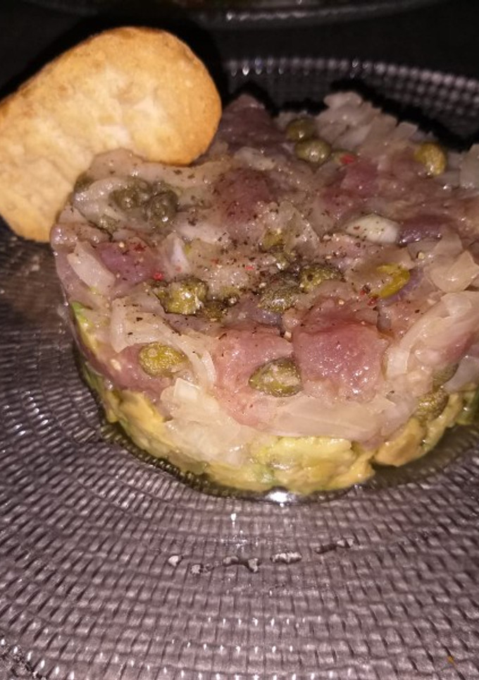 Una foto de Tartar de Atún con alcaparras (Sin sal)