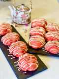 Red velvet τσουρέκια με γέμιση lemon cream cheese
