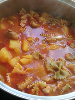 Una foto de Costillas con pasta