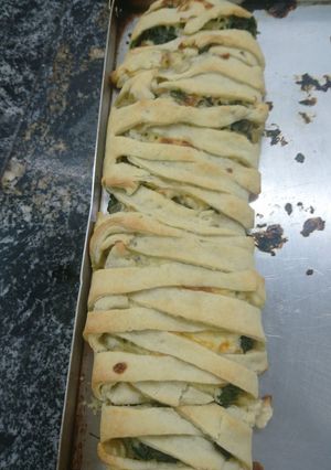 Una foto de Trenza de espinaca y queso