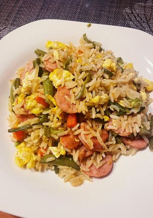 Una foto de Arroz con verduras y choricillo