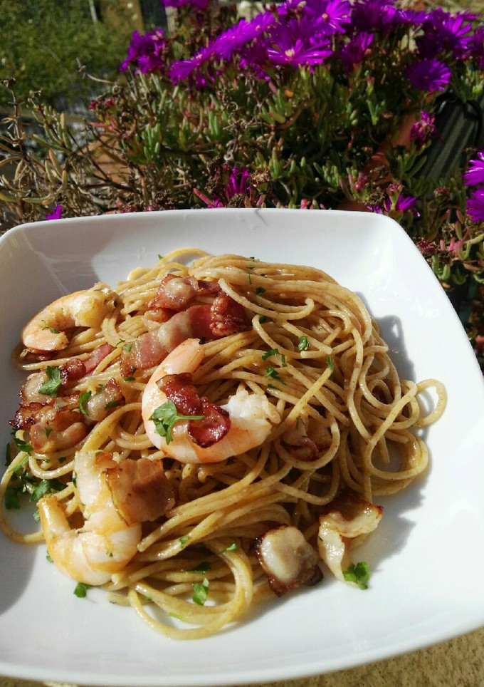 Una foto de Spaghetti mar y montaña