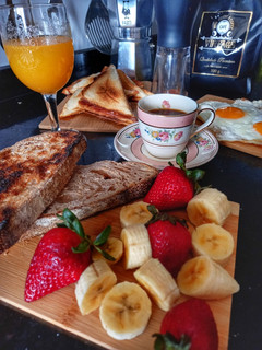 Una foto de Si tuviera que comer cada día lo mismo...elijo los desayunos! 😍