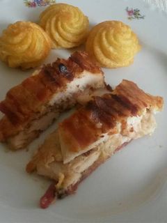 Baconos-sajtos rakott csirke recept fotója