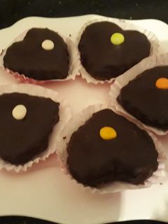 صورة لوصفة قاطو اربع ملاعق بالفلان او قلوب الشوكولاته😍😍😍
