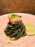 Spaghetto “Nero” alla tartare di gambero e lime