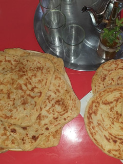 Una foto de Msman maghribi (pañuelos árabes)